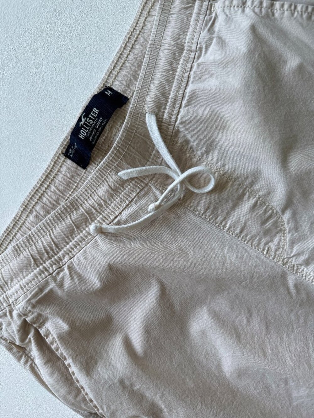 Hollister Mid-Thigh Twill Pull-On Shorts Cream/Sand Stretch Size M